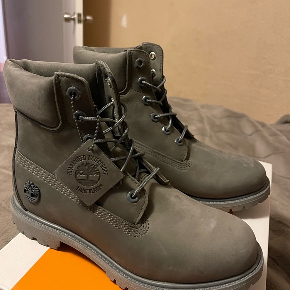 ❤️HP❤️ Timberland 6” Premium Waterproof Leather Boots - Picture 2 of 11